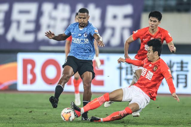 中国男篮热身赛惜败斯洛文尼亚 周琦16分9篮板